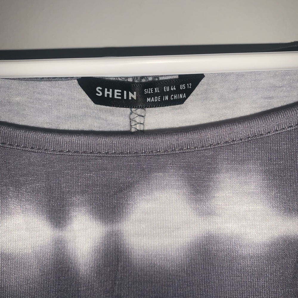 Women’s Gray Tie-Dye Long Sleeve Top - Picture 2 of 4
